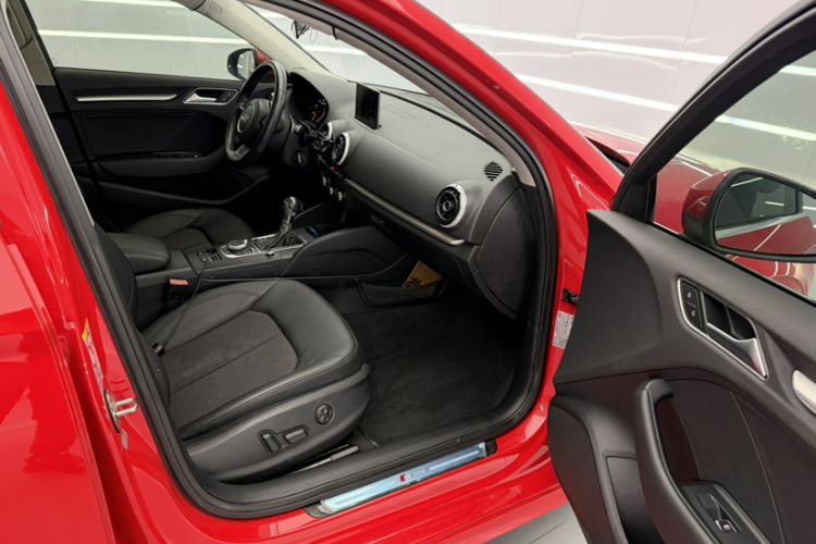 Used Audi A3 2014 Limousine 40 TFSI S line Comfort Model