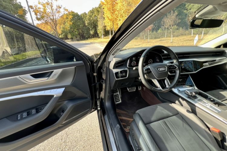 Used Audi A6 2022 allroad quattro Explorer 55 TFSI Prestige Off-Road Model