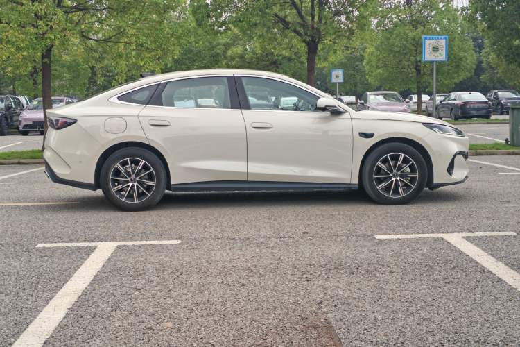 Used BYD Seal 06 New Energy 2025 DM-i Smart Drive 120KM Deluxe Model
