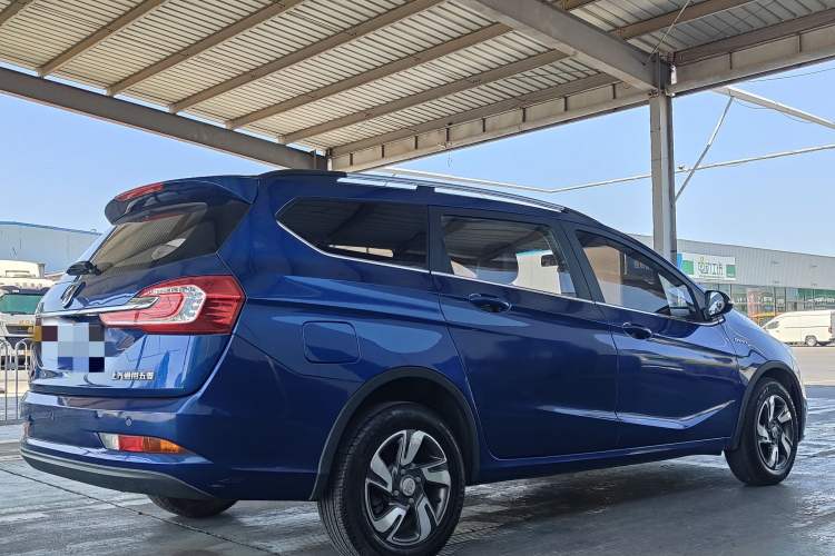 Used Baojun 310W 2017 1.5L Manual Fashion Model China V
