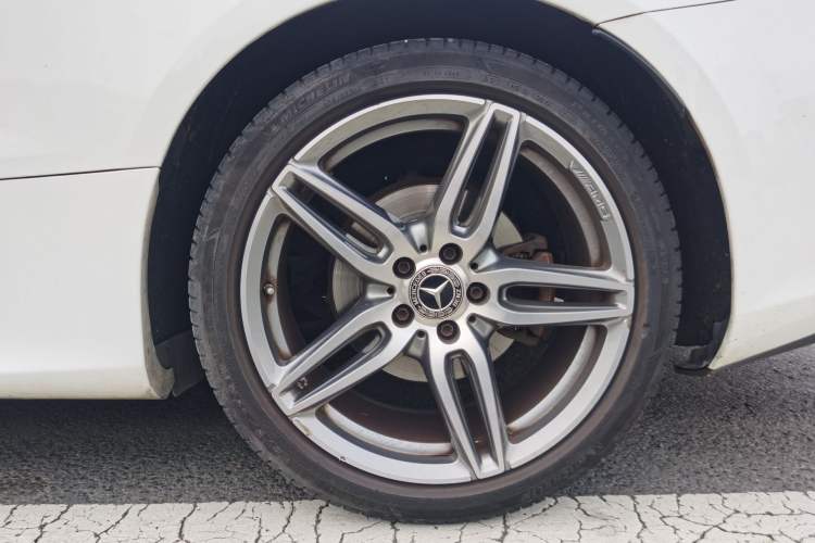 Used Mercedes-Benz E-Class 2020 E 260 Coupe Exterior 7