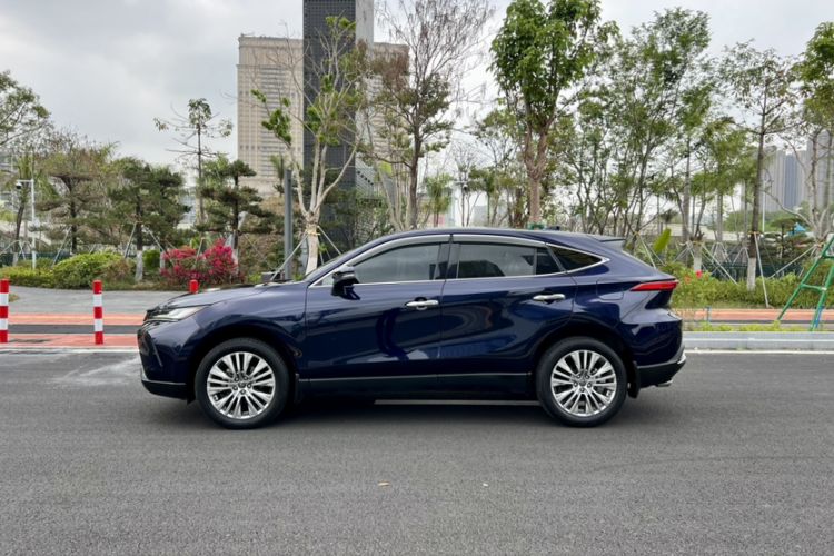 Used Toyota Harrier 2022 2.0L CVT Two-Wheel Drive Deluxe Edition
