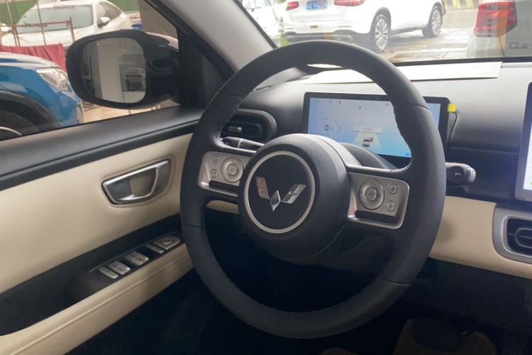 Used Wuling Bingo PLUS 2024 330 km Range Five-Seater Version