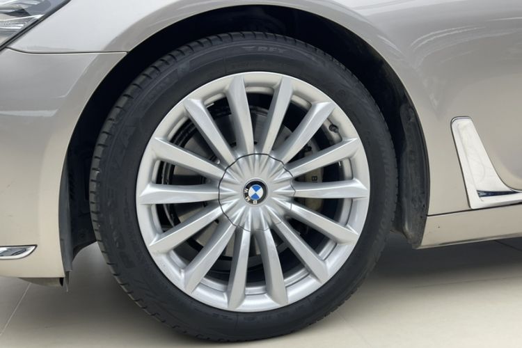 Used BMW 7 Series 2018 730Li Leading Model Excellence Package Exterior 6