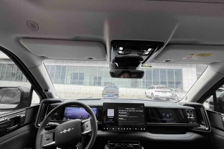 Used Formula Leopard 5 2023 Navigator Edition
