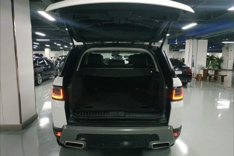 Used Land Rover Range Sport 2019 3.0 SC V6 Special Edition Interior 6