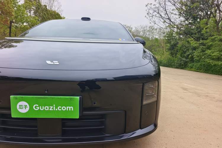 Used Li Auto i6 2025 Model Four-Wheel-Drive Standard Type Exterior 9