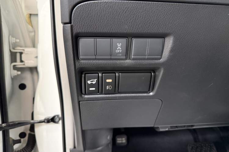 Used Nissan Patrol  Interior 12