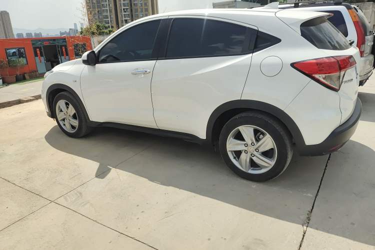 Used Honda Vezel 2020 220 TURBO CVT Elite Edition Exterior 5