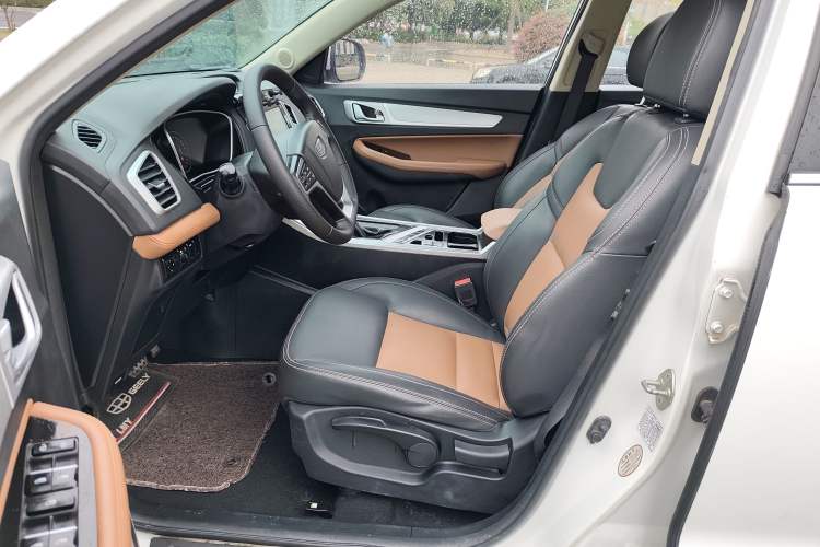 Used Geely Auto Vision X6 2019 1.4T CVT 4G Connected Luxury Version China VI Standard
