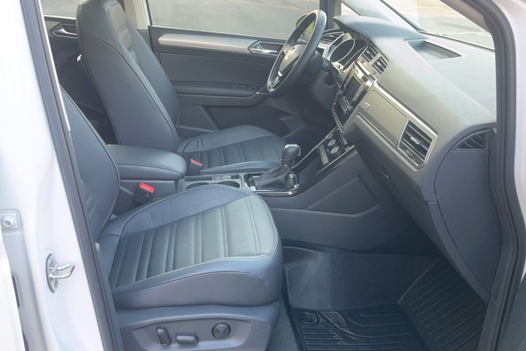 Used Volkswagen Touran 2016 Volkswagen Touran L 280TSI DSG Luxury Edition