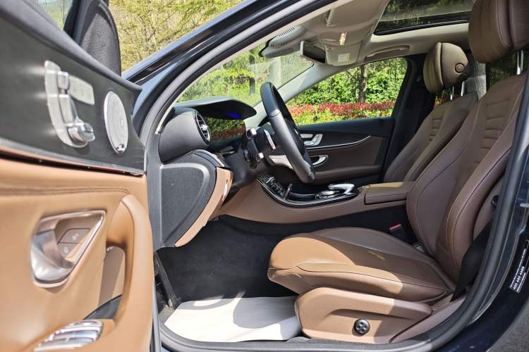 Used Mercedes-Benz E-Class 2018 Restyled E 300 L Sport Luxury Edition Interior 1