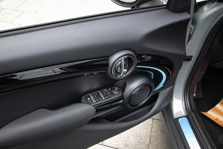 Used MINI 2022 Updated 2.0T COOPER S Classic Edition Five-Door Version Interior 14