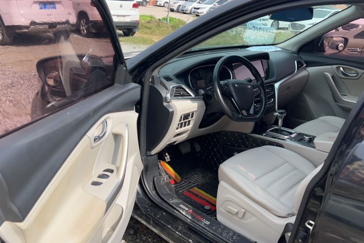 Used Venucia T90 2017 2.0L CVT Smart Edition
