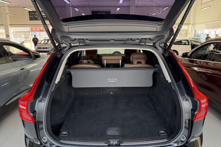 Used Volvo XC60 2019 T5 4x4 Smart Edition China VI Standard