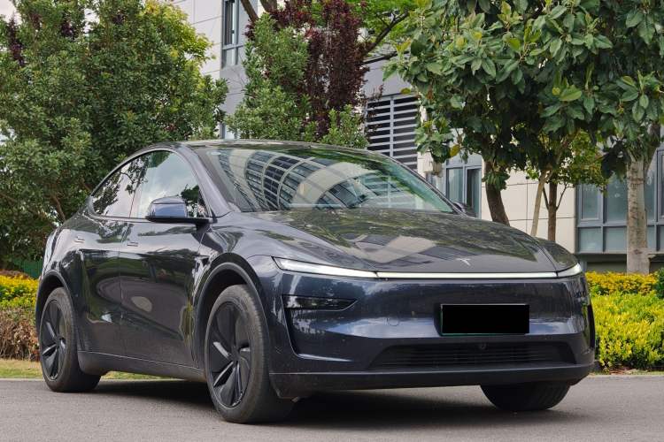 Used Tesla Model Y 2025 Rear-Wheel-Drive Version