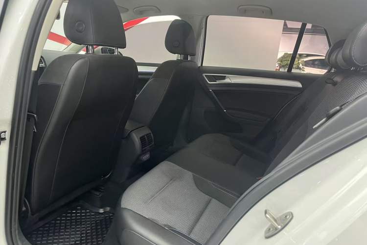 Used Volkswagen Golf Pure Electric 2020 Chari