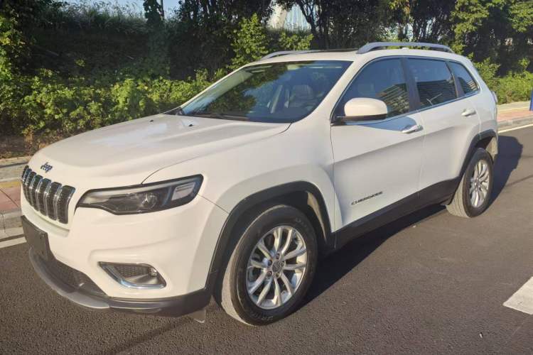 Used Jeep Cherokee 2019 2.0T Two-Wheel Drive Smart Enjoyment Version China VI