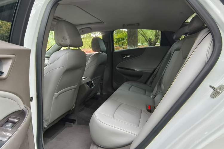 Used Chevrolet Malibu XL 2018 530T Automatic Luxury Edition Interior 4