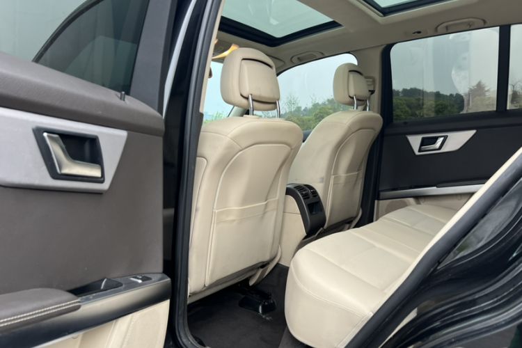 Used Mercedes-Benz GLK-Class 2015 GLK 260 4MATIC Dynamic Edition Ultimate Version Interior 3