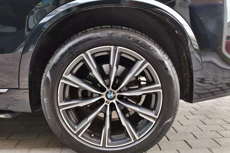 Used BMW X5 2023 xDrive 30Li M Sport Package Exterior 7