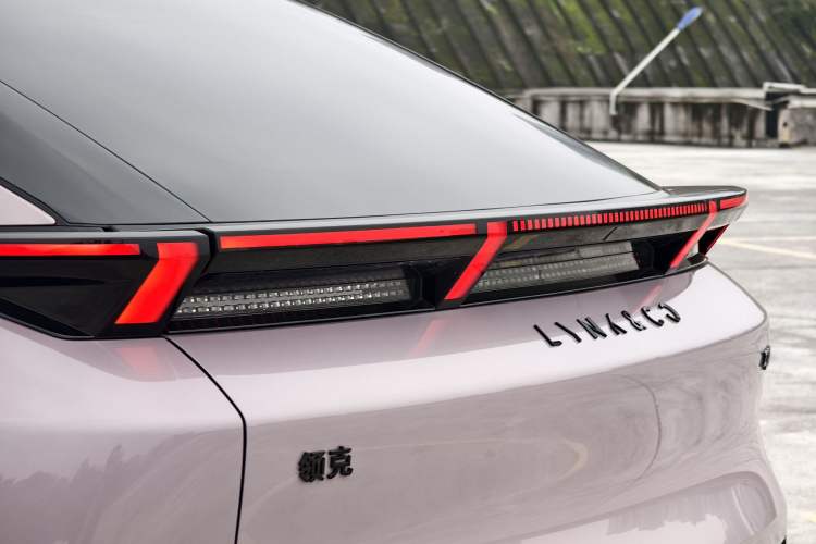 Used Lynk & Co Z20 2025 530 km Range Rear-Wheel Drive Max
