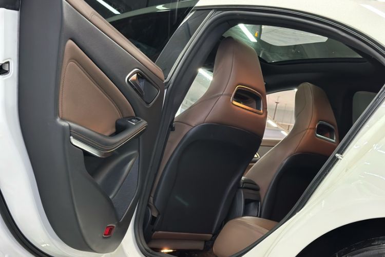 Used Mercedes-Benz CLA 2014 CLA 260 4MATIC Interior 3