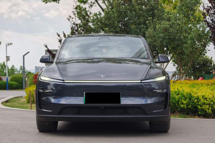 Used Tesla Model Y 2025 Rear-Wheel-Drive Version
