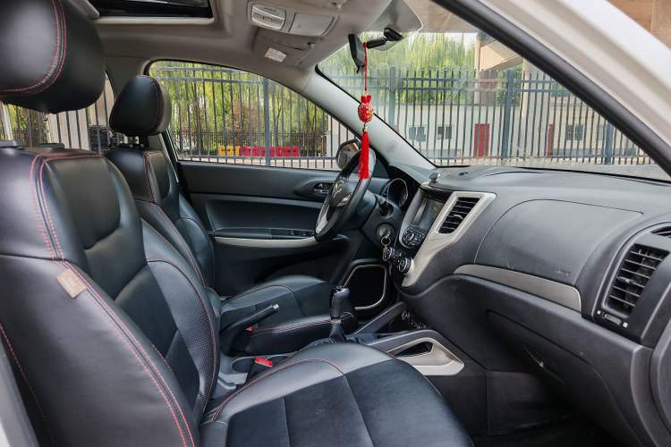 Used CHANGAN CS35 2012 1.6L Manual Luxury Model China IV Standard
