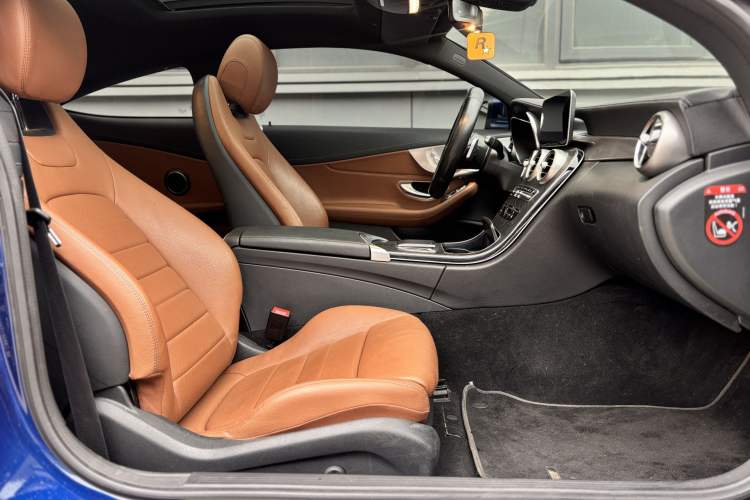 Used Mercedes-Benz C-Class 2020 C 260 Coupe Interior 8