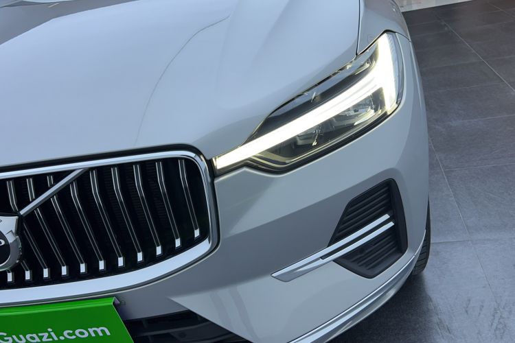 Used Volvo XC60 2023 B5 4x4 Smart Luxury Edition