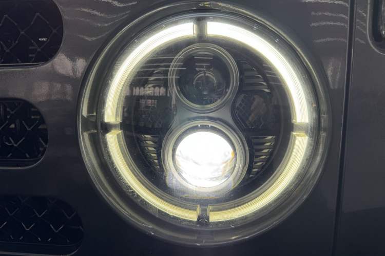 Used 212 T01 2024 2.0T Explorer
