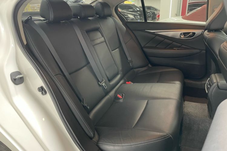 Used Infiniti Q50 2014 3.7L Comfort Edition Interior 10