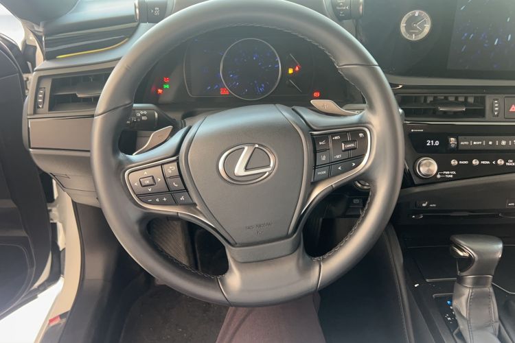 Used Lexus ES 2021 200 Excellence Edition
