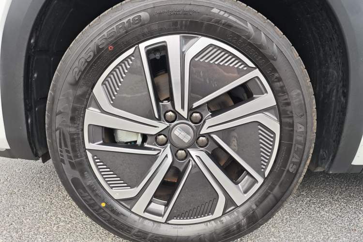 Used Geely Galaxy Galaxy Xingjian 7 EM-i 2025 120km Exploration+ Version