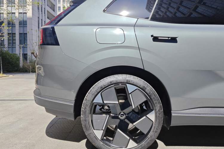 Used Volvo XC70 Plug-in Hybrid 2026 Model Four-Wheel Drive Long-Range Ultra Exterior 8