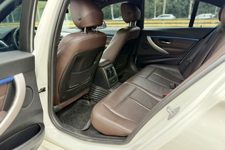 Used BMW 3 Series 2019 320i M Sport Package Interior 3