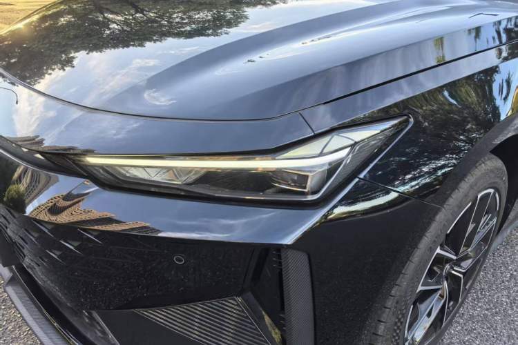 Used Changan UNI-V iDD 2024 Blue Whale Smart Electric iDD 136km ZhiKu Model