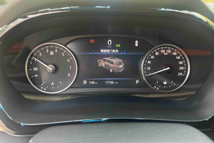 Used Buick GL8 2023 Facelifted Land Cruiser Executive Luxury Version Odometer Close Up