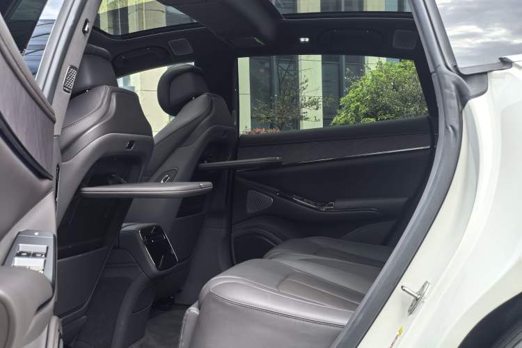 Used Denza Z9 2024 1100 km Four-Wheel Drive Max Version