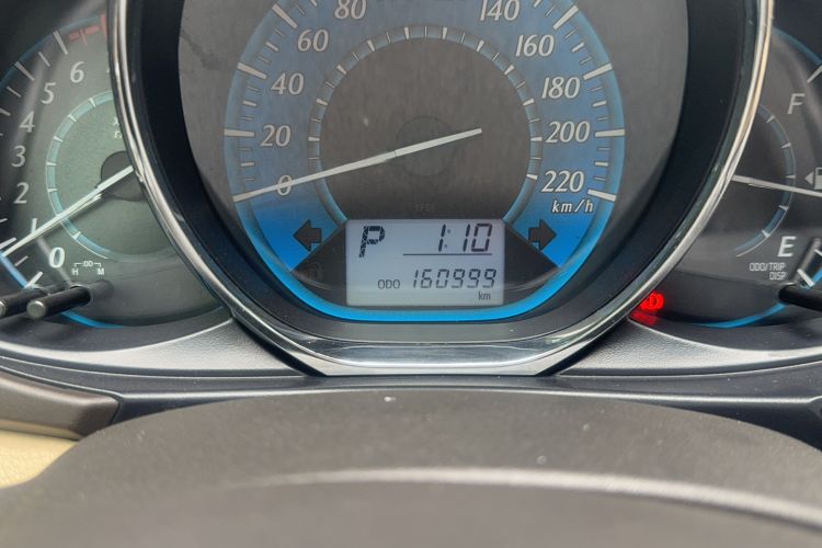 Used Toyota YARiS L Zhi Xuan 2015 1.5E Automatic Charm Edition Odometer Close Up