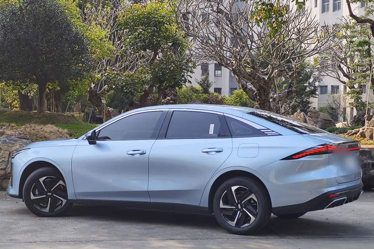 Used Geely Galaxy L6 2025 EM-i 140km Starship Edition
