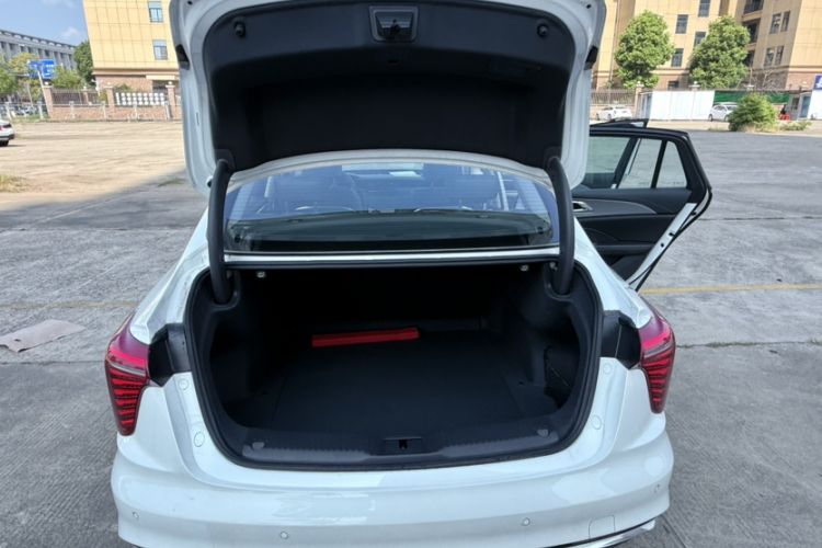 Used Hongqi H5 2023 1.5T HEV Smart Connect Flagship Edition Interior 15