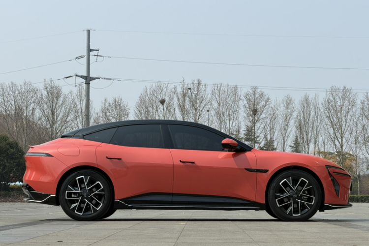 Used Avatr 06 2025 Pro Range-Extended Edition Exterior 7