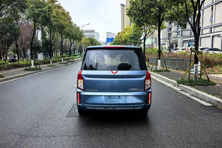 Used Wuling Hongguang PLUS 2019 1.5T Manual Comfort Version 7 Seats

