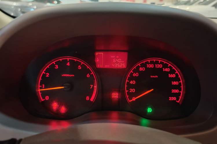 Used Hyundai Verna (older generation) 2011 Hatchback 1.4L Manual Comfort Model GS
