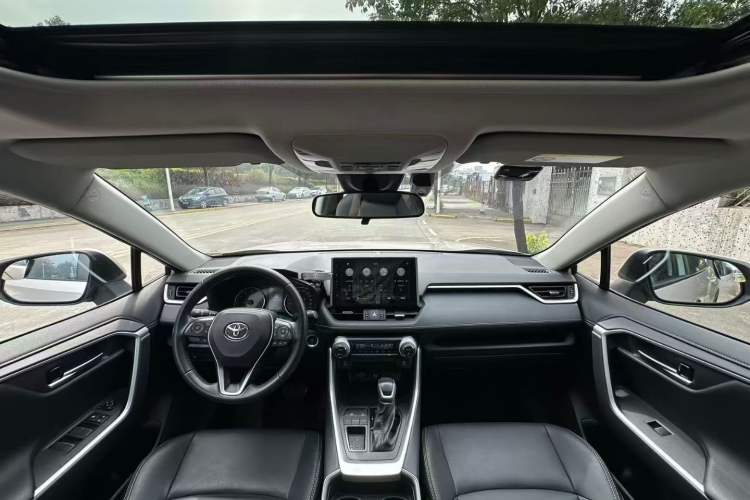 Used Toyota Wildlander 2022 2.0L CVT Two-Wheel Drive Luxury Edition