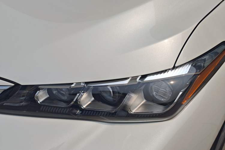 Used Toyota Avalon 2019 Dual-Engine 2.5L Luxury Edition China VI Standard Exterior 6