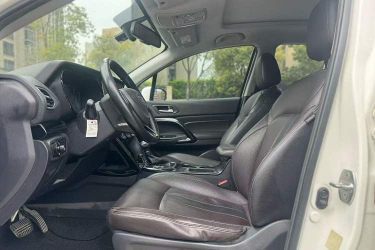 Used GAC Trumpchi GS4 2018 235T Automatic Two-Wheel-Drive Supreme Edition Interior 2