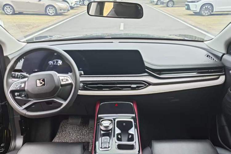 Used SOL QX 2022 300T DCT Moon Exploration Edition
